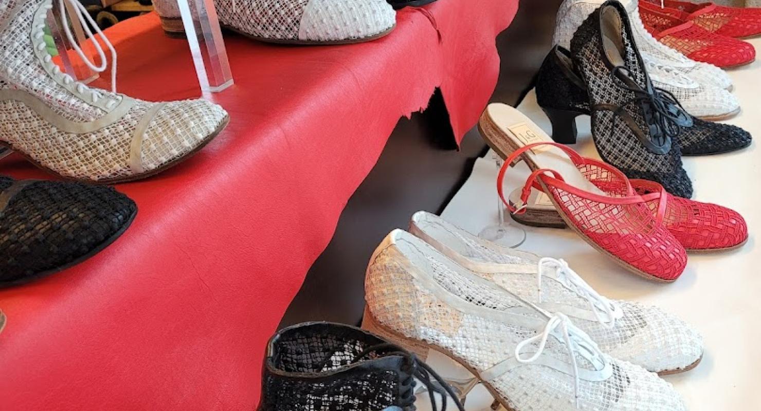 Jakob Simon Schuhmacher - Second-hand Clothing in Bern