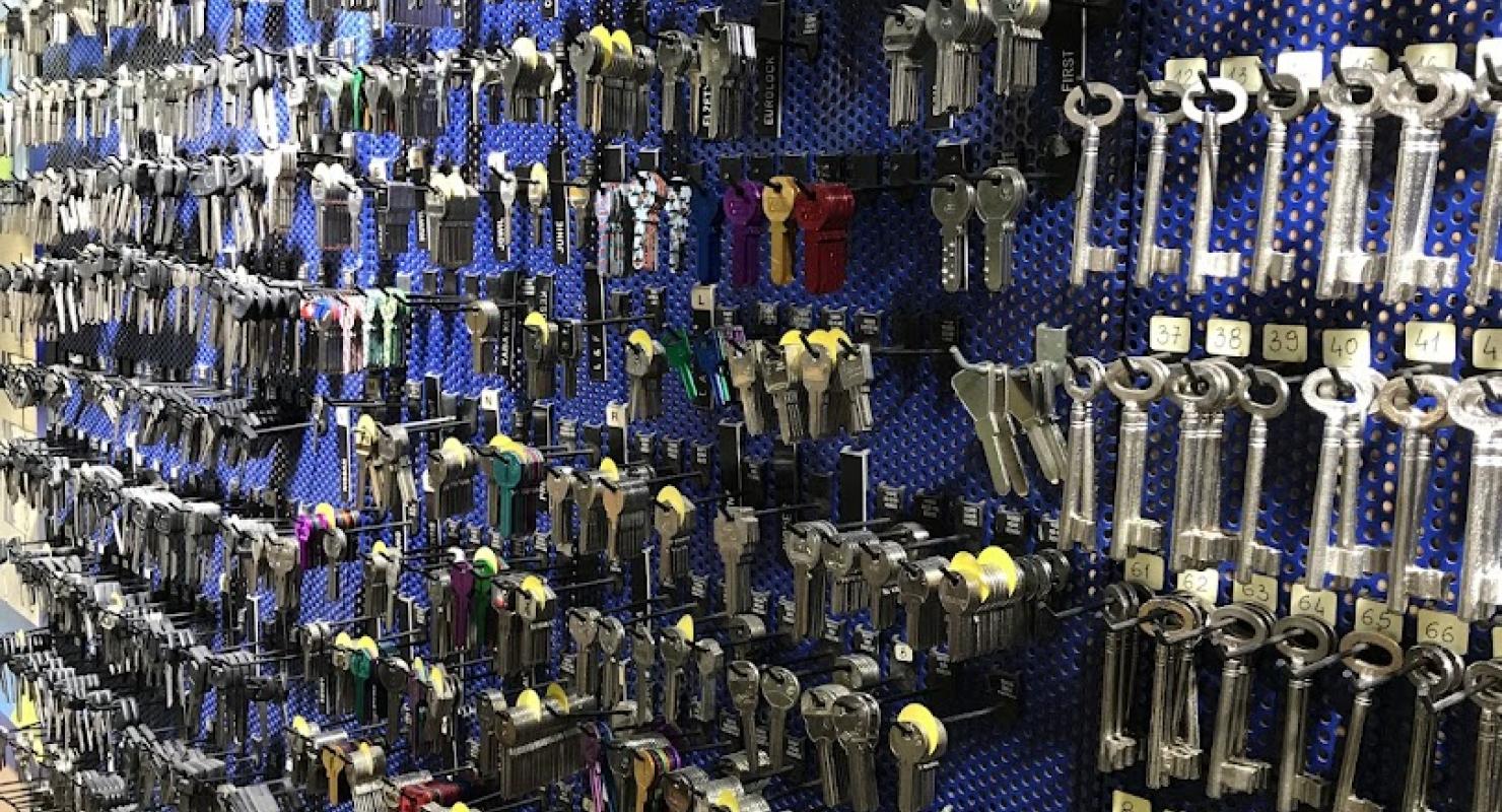 MISTER MINIT - Second-hand Clothing in Bern