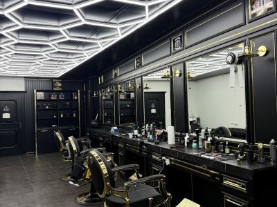 Shadow Studio حلاق رجالي - Second-hand Clothing in Bern