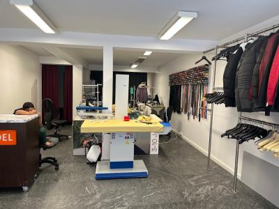 Stecknadel Thun Schneiderei - Moda upcycled a Berna