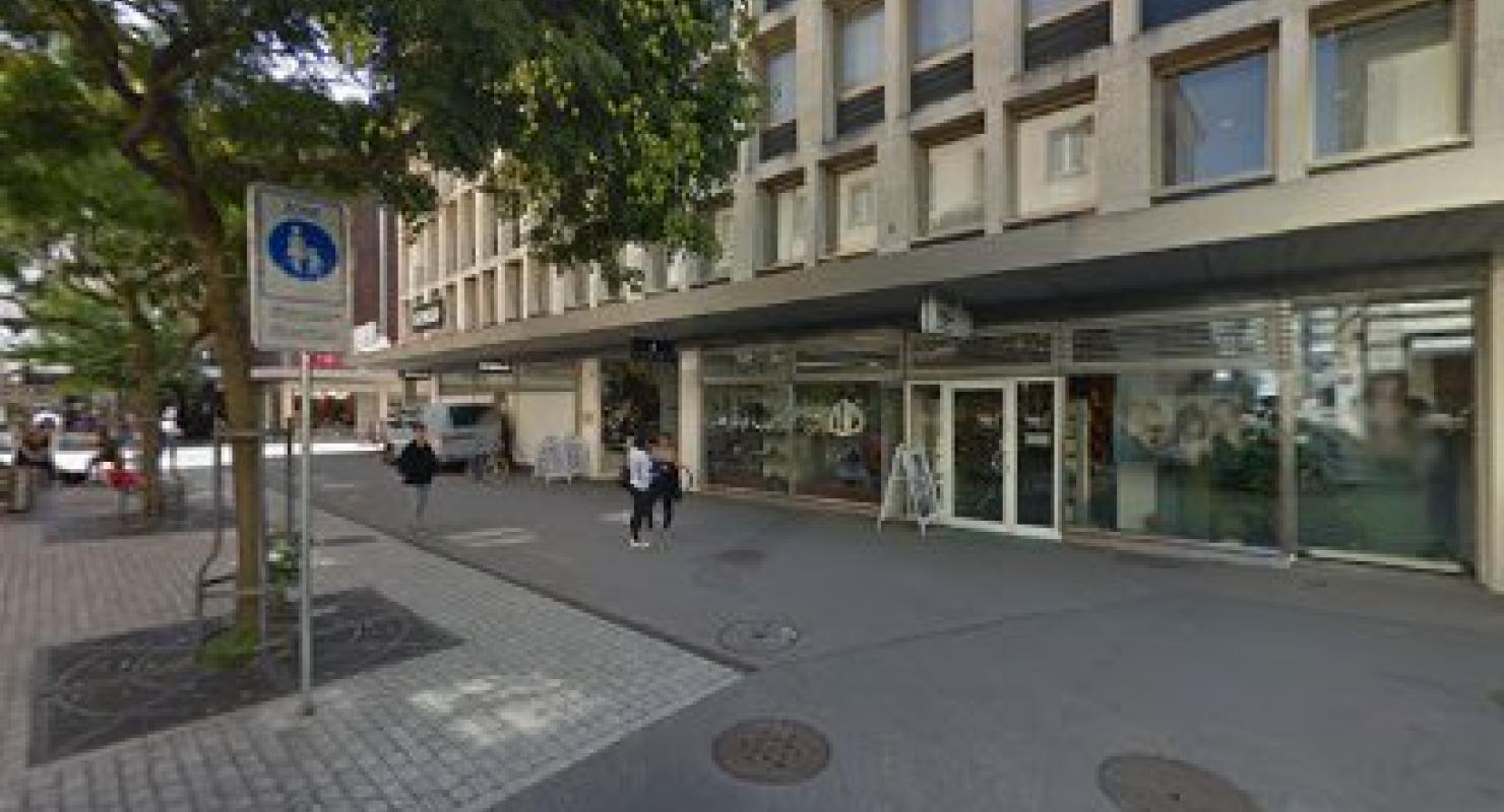 Roter Faden Ronny´s Nähatelier - Upcycling-Mode in Bern