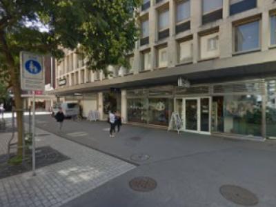 Roter Faden Ronny´s Nähatelier - Upcycling-Mode in Bern