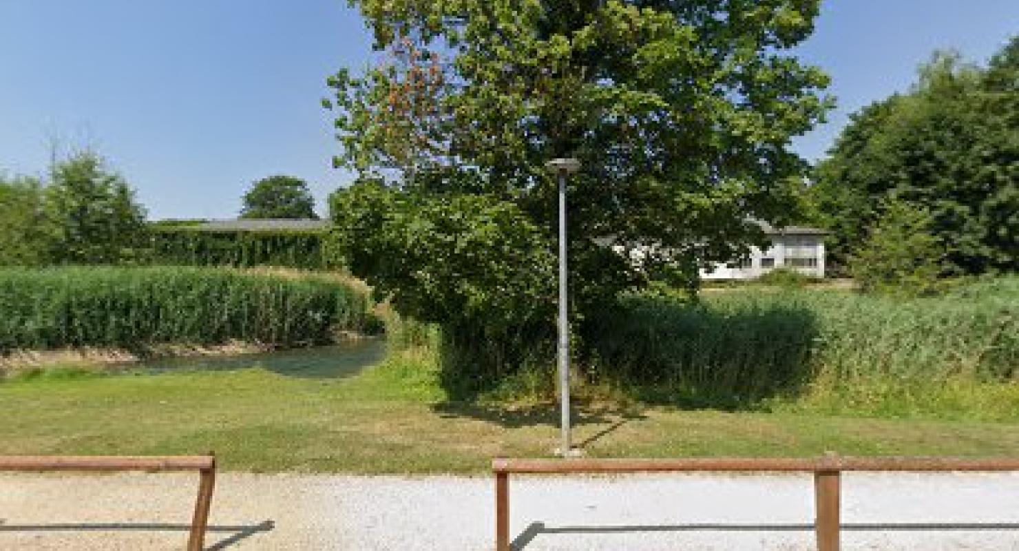 Brockenstube Frauenverein Aarberg - Second-hand Clothing in Bern