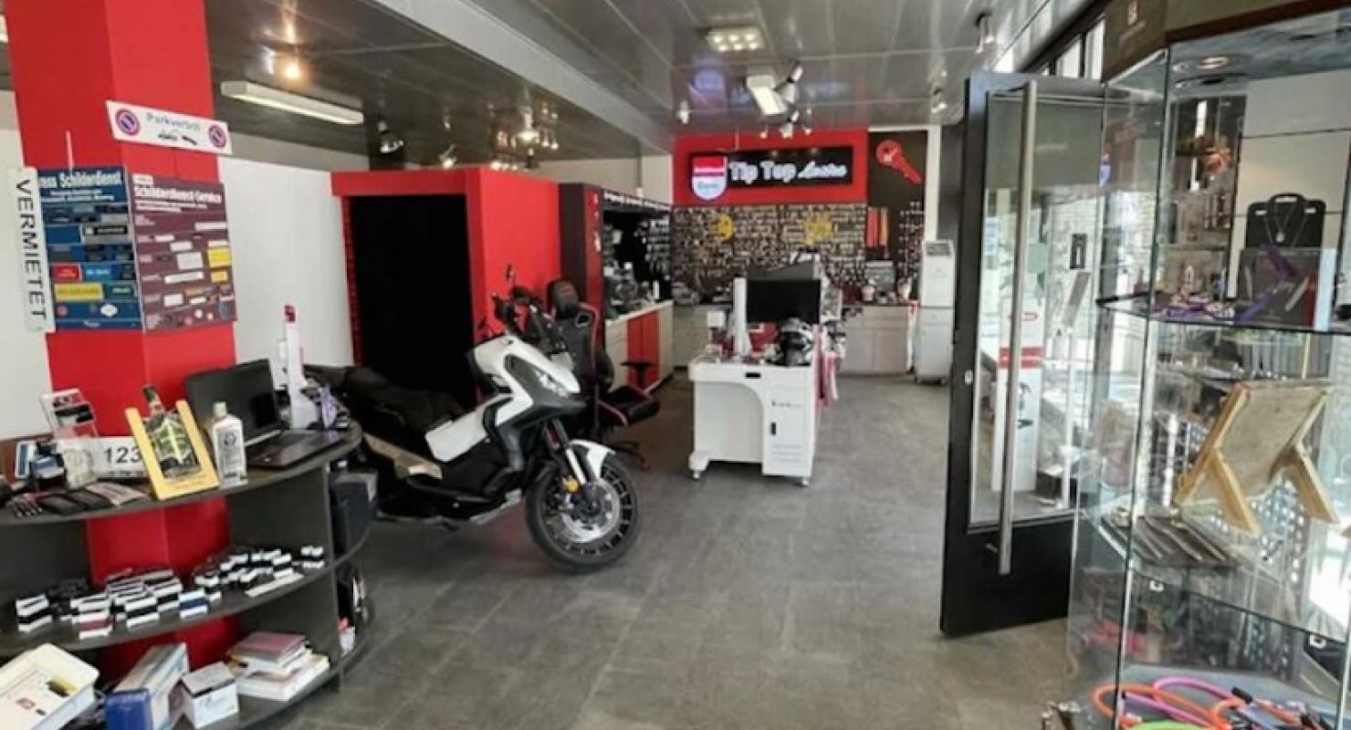 Tip Top Lostra GmbH Schlüsselservice Cihan Köklü - Second-hand Clothing in Bern