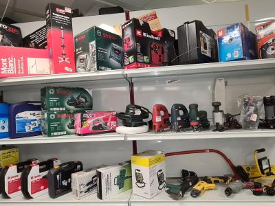 Speedy-Cash More Smiles Sàrl - Abbigliamento di seconda mano a Berna