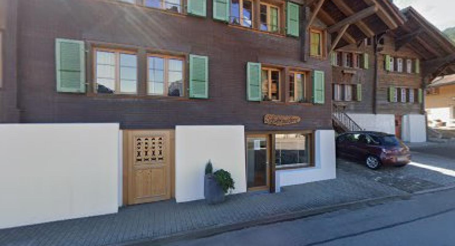 Schuhreparaturen - Second-hand Clothing in Bern