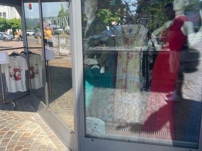 Boutique Selection für Damen- und Herrenmode - Upcycled Fashion in Zurich