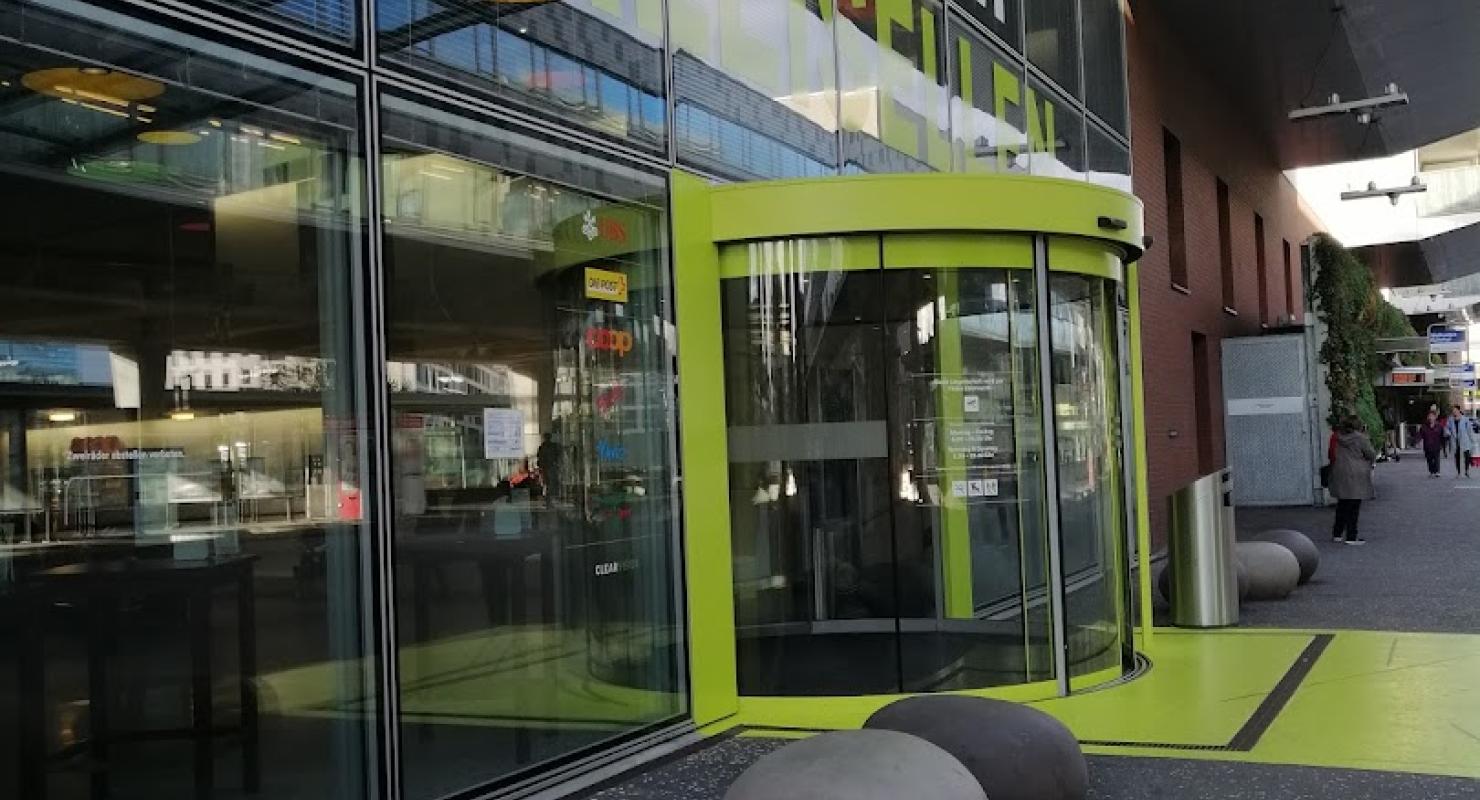 Sam Schneiderei - Textilreinigung - Chemische Reinigung - Massschneiderei - Änderungsschneiderei - Wallisellen - Moda upcycled in Zurigo