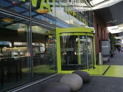 Sam Schneiderei - Textilreinigung - Chemische Reinigung - Massschneiderei - Änderungsschneiderei - Wallisellen - Upcycled Fashion in Zurich