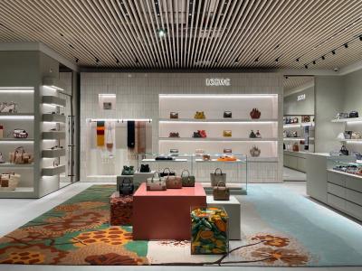 LOEWE Globus - Women's Collection - Upcycled Fashion in Zurich