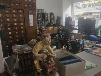 Schuhmacherei Michele Scrocca - Second-Hand-Kleidung in Zürich