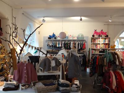 Pimpinilli der Secondhandladen rund ums Kind - Vêtements de seconde main à Zurich