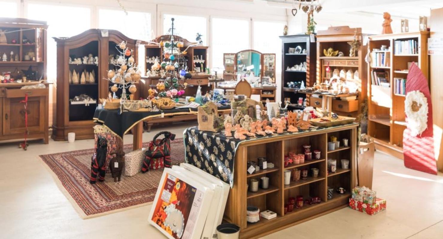 Blue Cross Brockenstube - Second-hand Clothing in Zurich