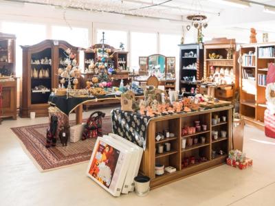 Blue Cross Brockenstube - Second-hand Clothing in Zurich