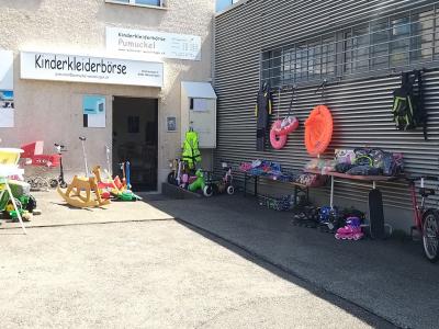 Kinderkleiderbörse Pumuckel - Second-Hand-Kleidung in Zürich