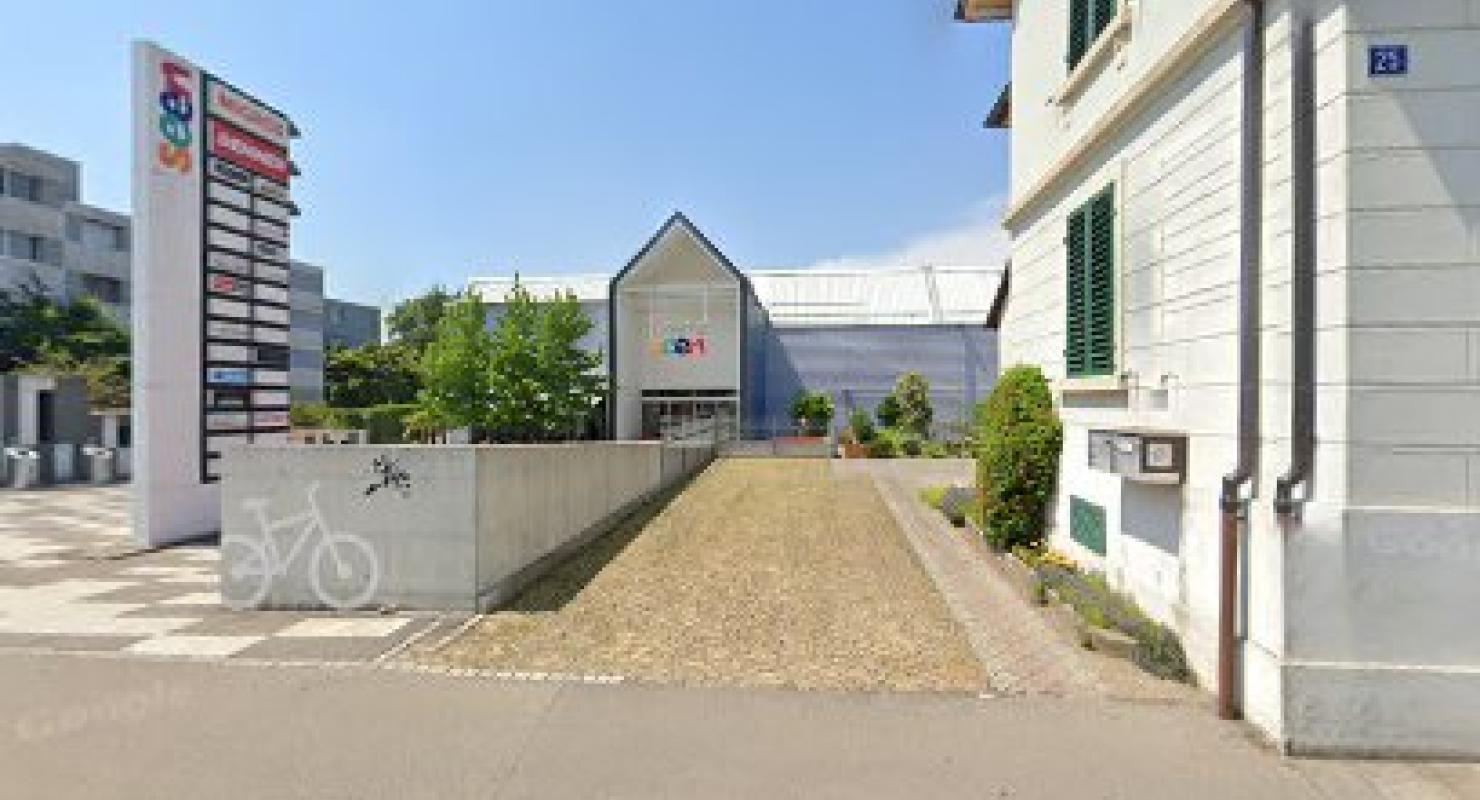 Schuhreparaturen u. Schlüssel - Vêtements de seconde main in Zurich