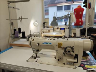 Nähatelier in Bassersdorf Erika Ellington - Upcycled Fashion in Zurich