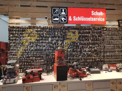 Mister Minit - Second-hand Clothing in Zurich