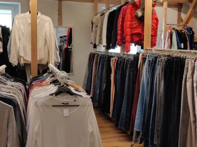 Börse Zumikon - Sa Öffnungszeiten: jeden zweiten und letzten Sa im Monat - Second-hand Clothing in Zurich