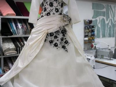 Schneideratelier, Nähmaschinen, Kleiderreinigung Castrischer Brunner - Upcycled Fashion in Zurich