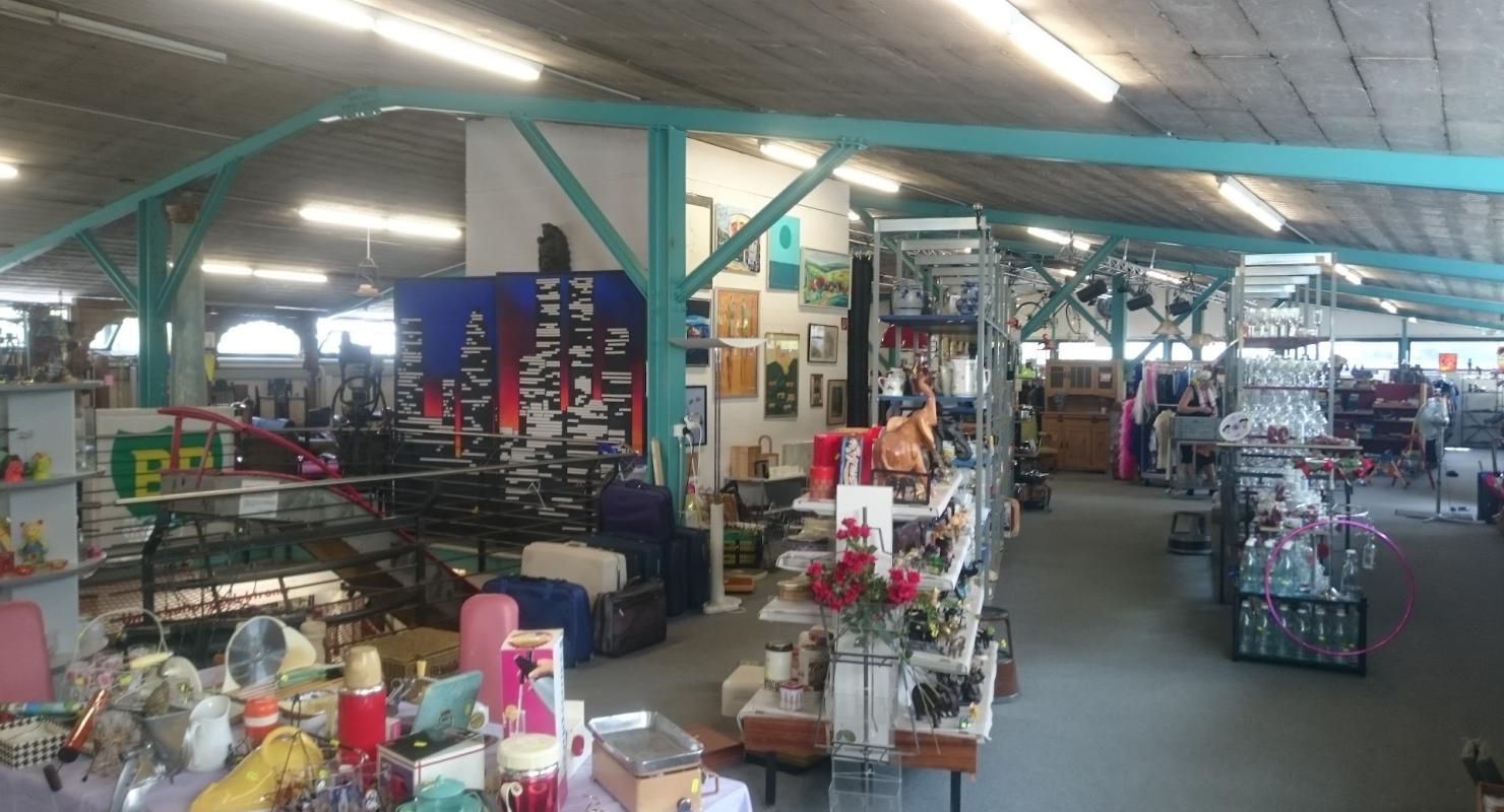 Arche Brockenhaus - Second-hand Clothing in Zurich