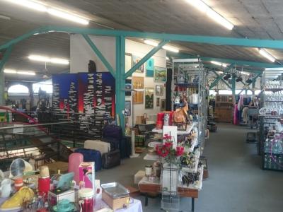 Arche Brockenhaus - Second-hand Clothing in Zurich