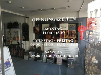 Mr. Santo Fulginiti Schlüsselservice - Second-hand Clothing in Zurich