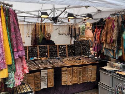 Rosenhof-Markt - Second-hand Clothing in Zurich