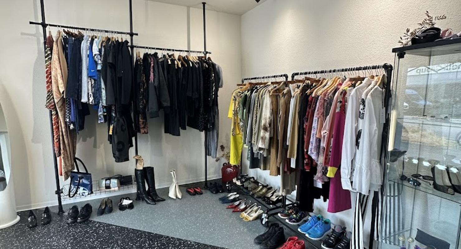 due due Studio - Repair & Alteration in Zurich