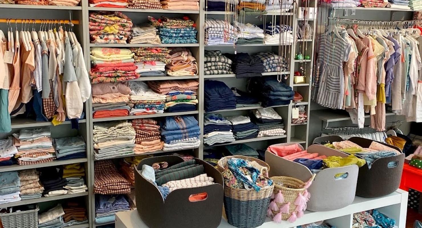 Pompons - Second-hand Clothing in Zurich