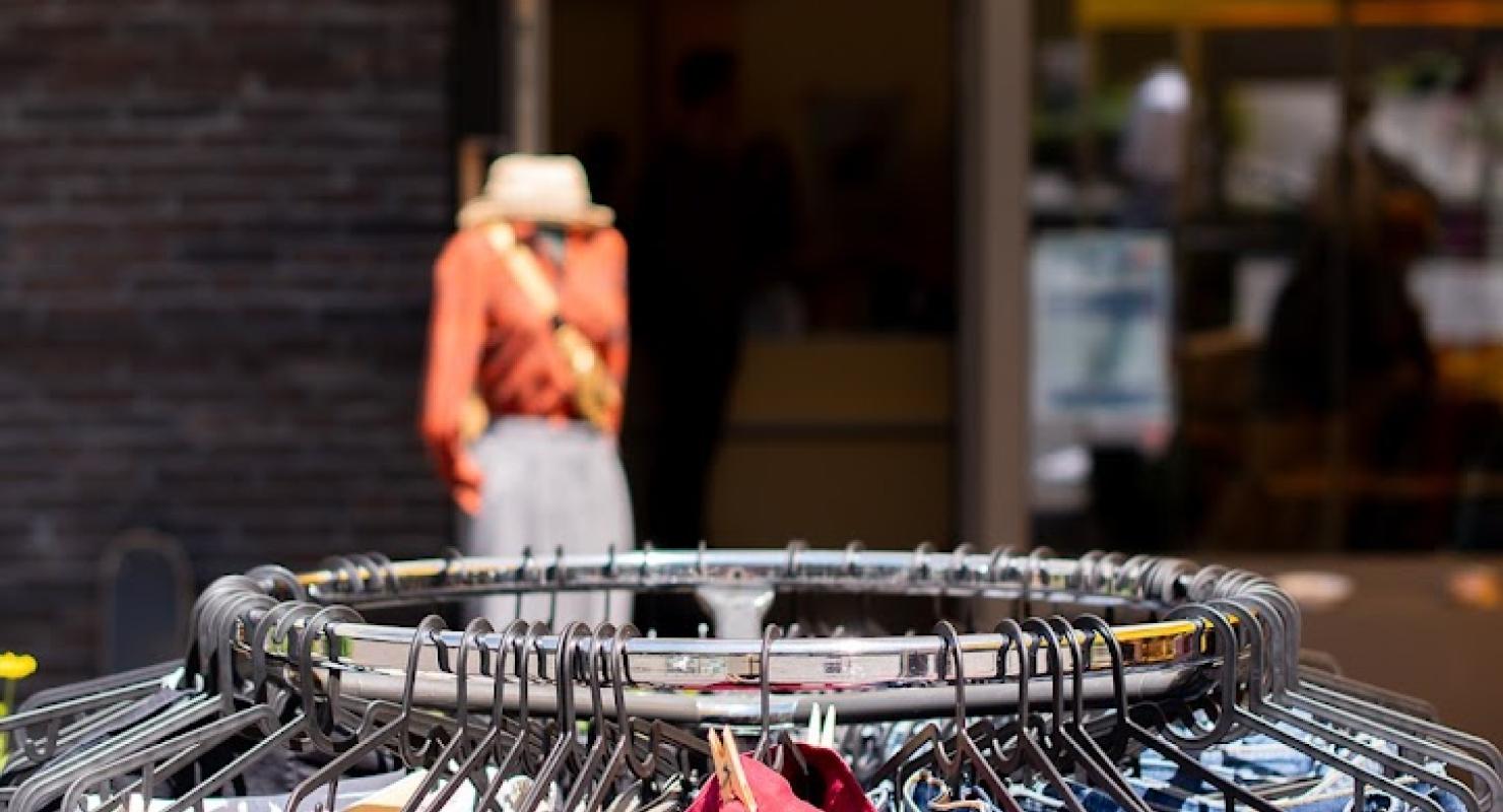 Love Me Again - Kleidertausch Friesi - Second-Hand-Kleidung in Zürich