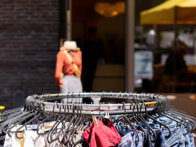 Love Me Again - Kleidertausch Friesi - Second-Hand-Kleidung in Zürich