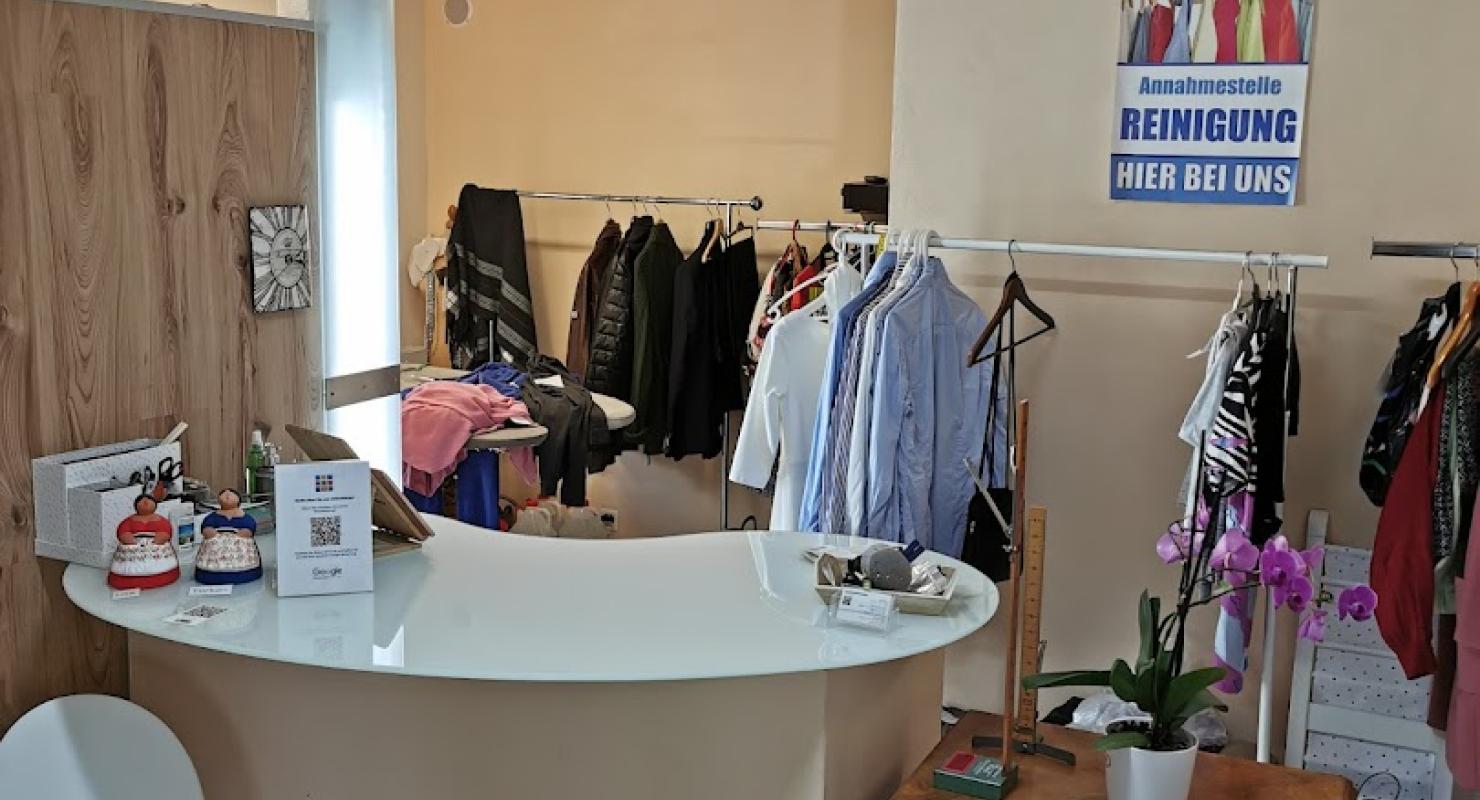 Kleideränderungen Lisa Rinaldi - Upcycled Fashion in Zurich