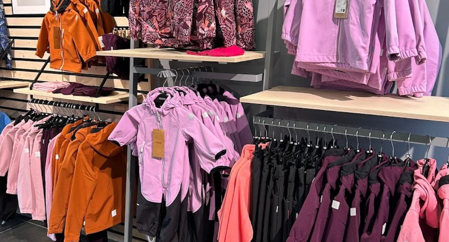 Kind&Wetter Outdoorbekleidung Gr. 74 bis 164 Reima, Kamik, Superfit, Lowa, Deuter u.v.m. - Second-hand Clothing in Zurich