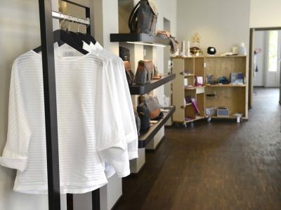 TextilArt – ein Betrieb von Noveos - Upcycling-Mode in Zürich