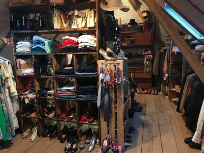 britty-fifty's butik -die grösste Auswahl an True Vintage- & Secondhand Kleider aus der Zeit- - Second-hand Clothing in Aargau