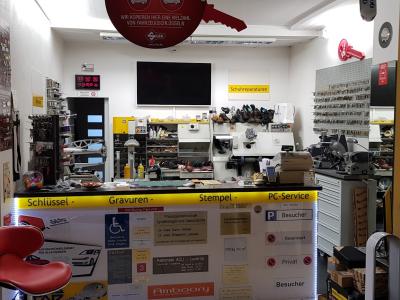 Mauri's Schuh- & Schlüsselservice - Second-hand Clothing in Basel-Land