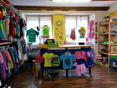 BÖRSEHÜSLI Kinderkleiderbörse Tanja Schäfer & Andrea Tarnutzer - Second-hand Clothing in Basel-Land