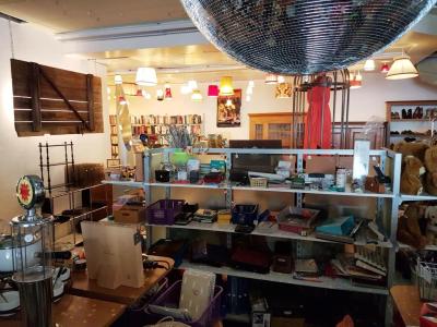 Jäger und Sammler Brockenhaus - Second-Hand-Kleidung in Basel-Land