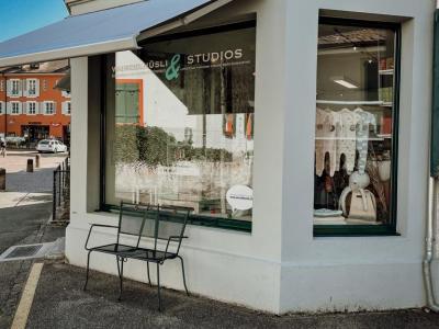 Wurzelhüsli Holzspielwaren Kinder Conceptstore Arlesheim - Second-hand Clothing in Basel-Land
