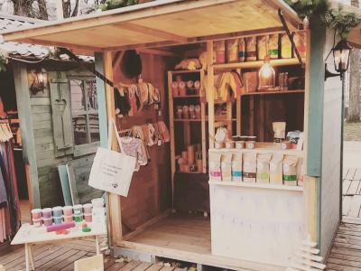 Dédé & Charlotte Concept Store design eco-friendly - Second-hand Clothing in Fribourg