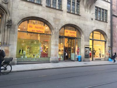 Du Pareil au même - Second-hand Clothing in Basel-Stadt