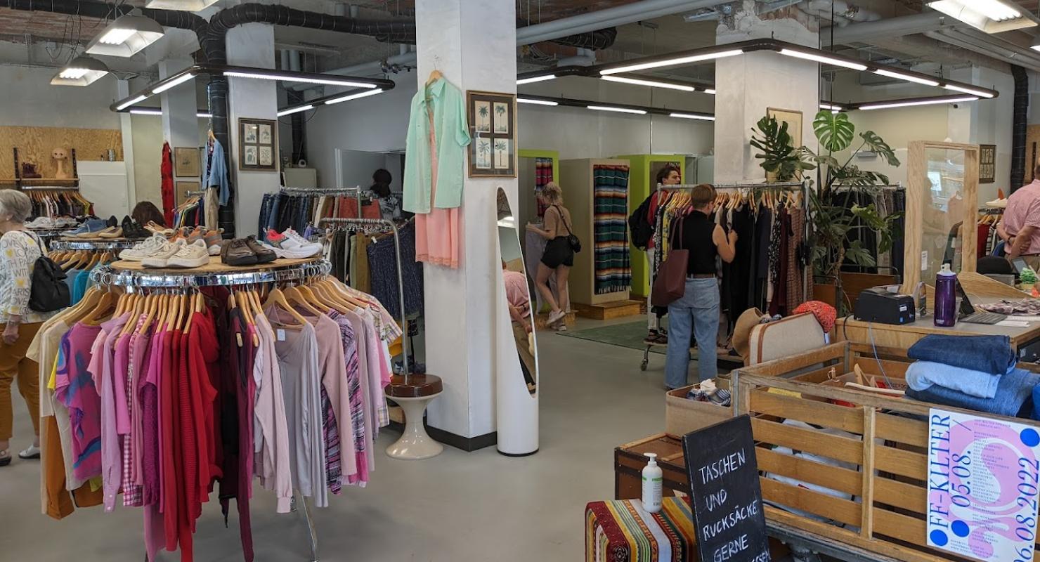 CHEMISERIE + Mode Recycling Basel - Vêtements de seconde main in Bâle-Ville
