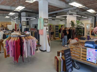 CHEMISERIE + Mode Recycling Basel - Vêtements de seconde main à Bâle-Ville