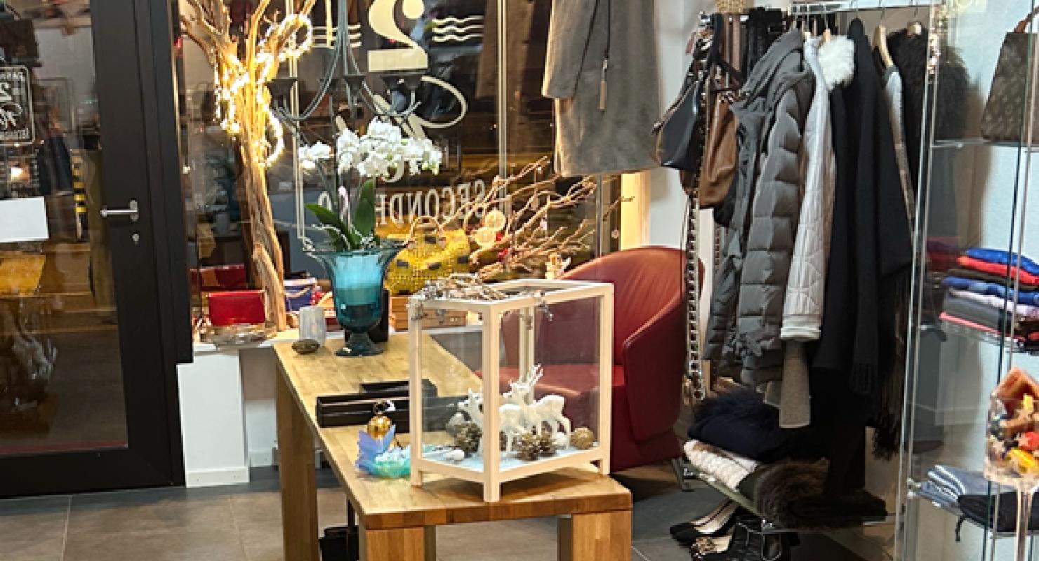 Fashion 2 Art Secondhand - Second-hand Clothing in Basel-Stadt