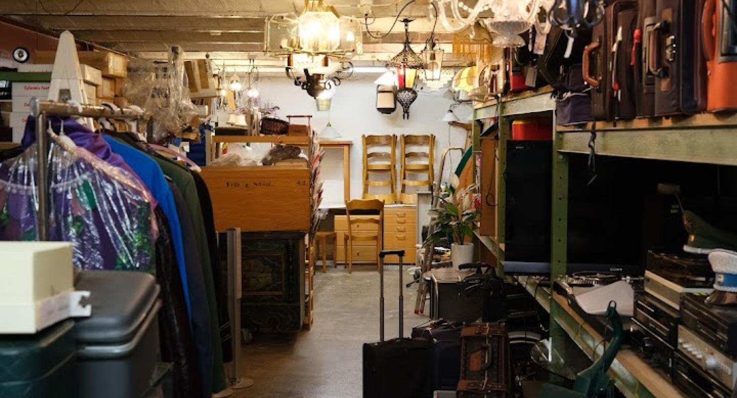 Chäller Brocki Basel - Second-hand Clothing in Basel-Stadt